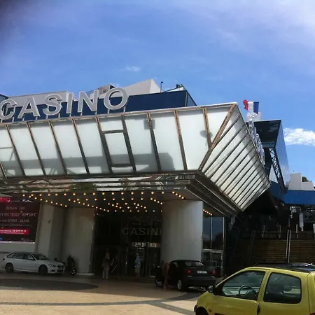 アパート 7e Art 2 Pieces 3 Etoiles Calme Plein Centre 5mn Plages Et Palais カンヌ