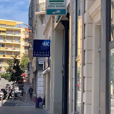 Apartment 7e Art 2 Pieces 3 Etoiles Calme Plein Centre 5mn Plages Et Palais