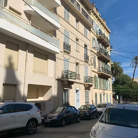 7e Art 2 Pieces 3 Etoiles Calme Plein Centre 5mn Plages Et Palais Apartment Cannes